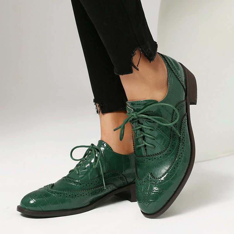 Patent Leather Oxford - أحذية أكسفورد نسائية بنقشة حجرية، من