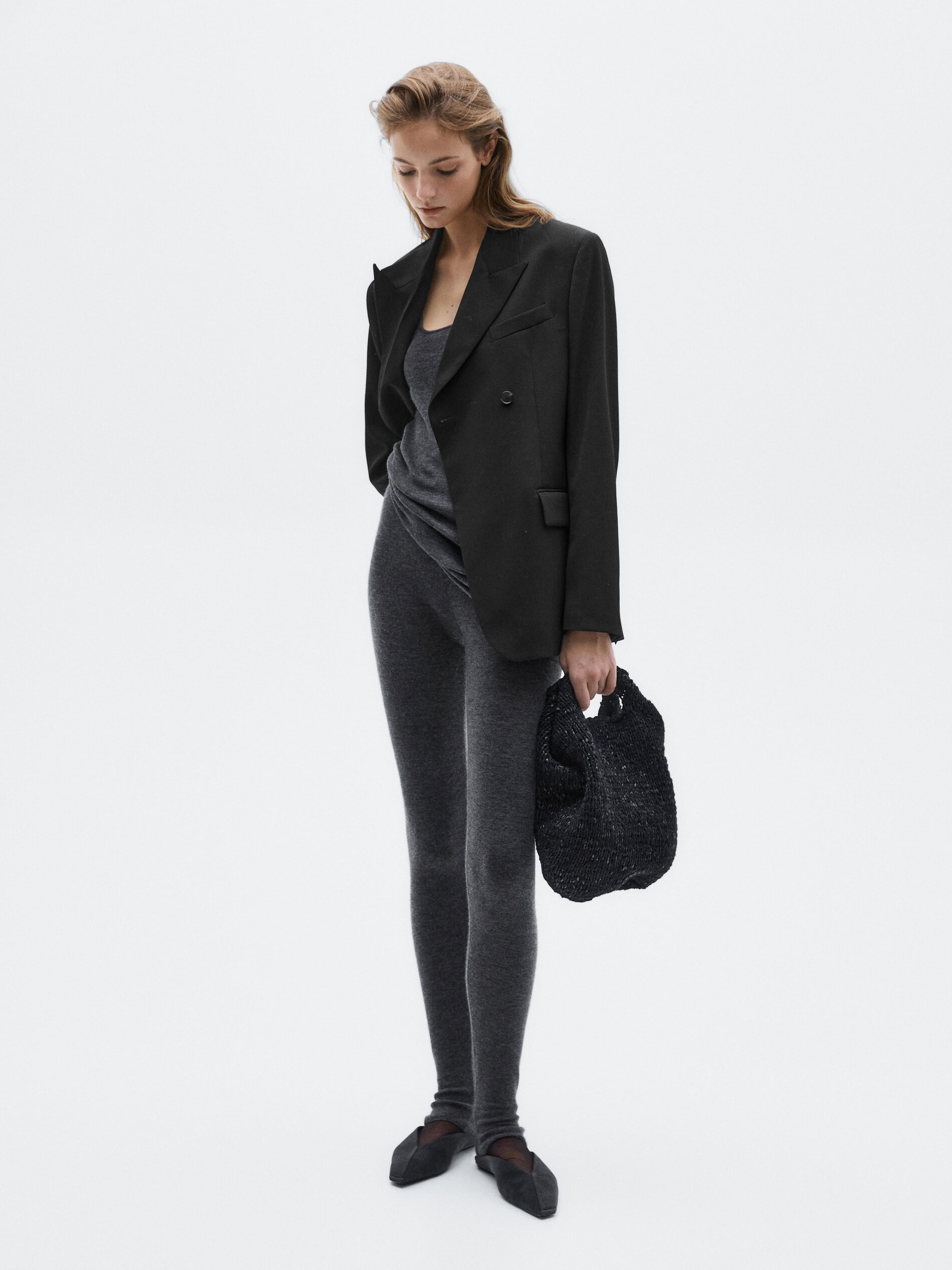 سترة نسائية صوفية سوداء اللون  - مراجعة Double Breasted Blazer وسعره