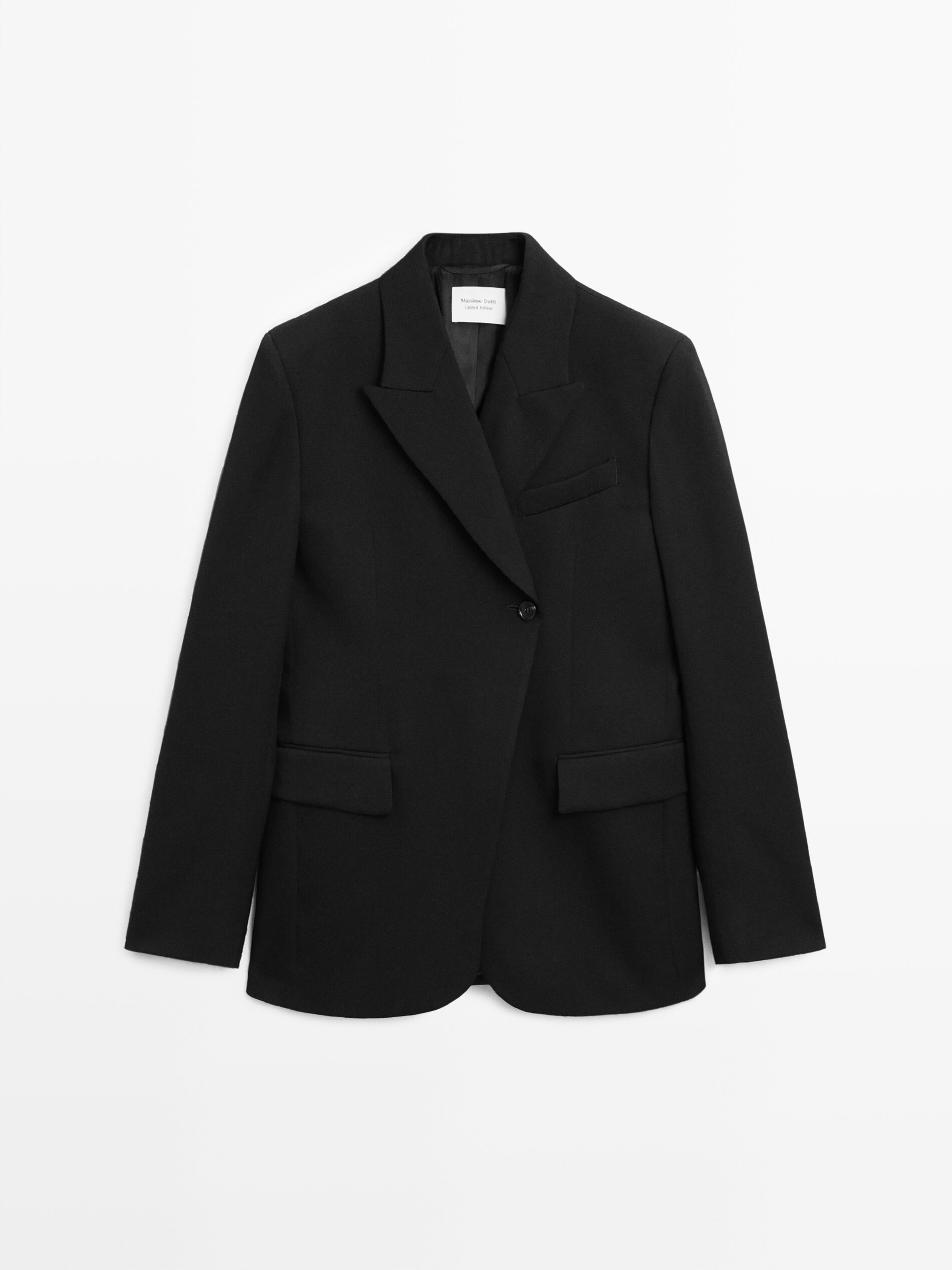 سترة نسائية صوفية سوداء اللون  - مراجعة Double Breasted Blazer وسعره